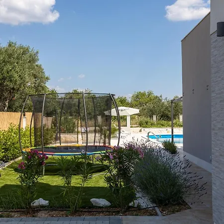 Loni Trogir With Pool 55 M2 - 3 E-bike Free Use Marina