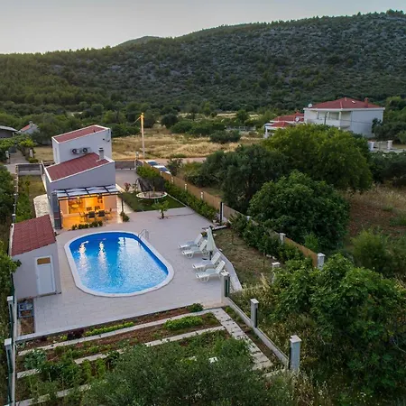 Villa Loni Trogir With Pool 55 M2 - 3 E-bike Free Use