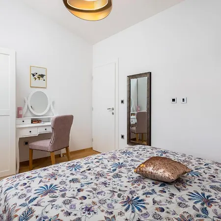 Villa Loni Trogir With Pool 55 M2 - 3 E-bike Free Use