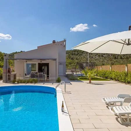 Villa Loni Trogir With Pool 55 M2 - 3 E-bike Free Use