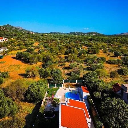 Loni Trogir With Great Huge Pool - 3 E-bike Free Use *